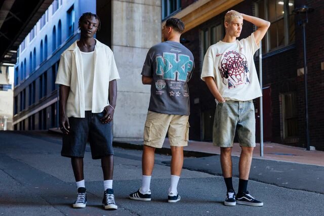 Oversized vs Relaxed Fit in streetwear