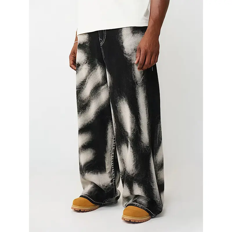 Spray Printing Washed Loose-fit Men's Jeans - Image 3